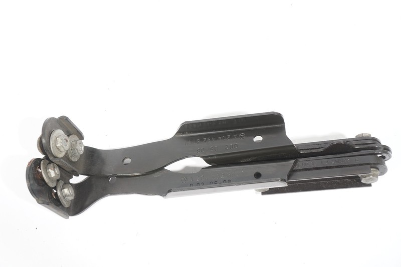 08-14 MB C300 RWD W204 LEFT RIGHT INNER CATALYTIC CONVERTER BRACKET SET OF 2 OEM
