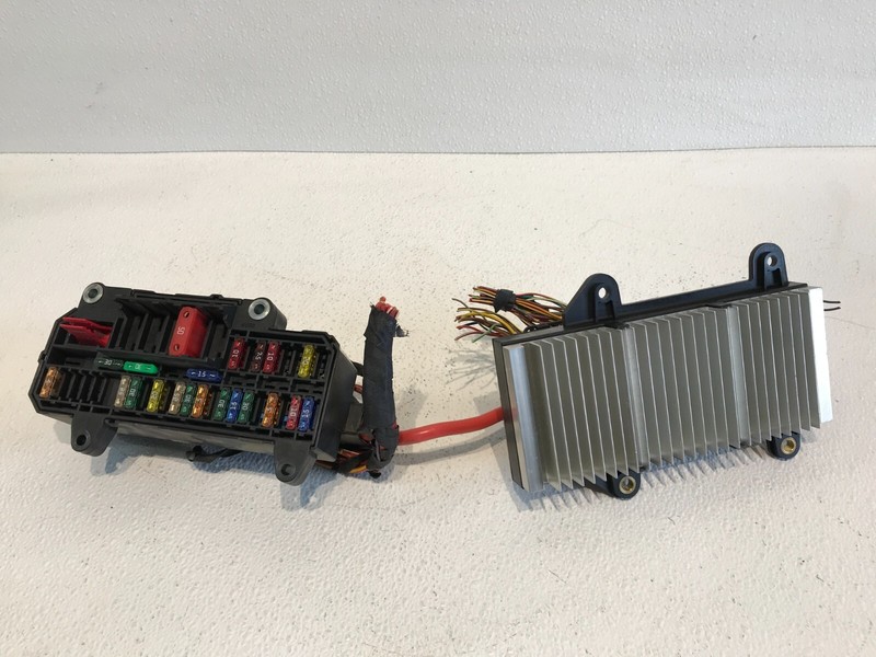 2007 BMW 750Li Power Control Module Fuse Box Relay OEM 9132581