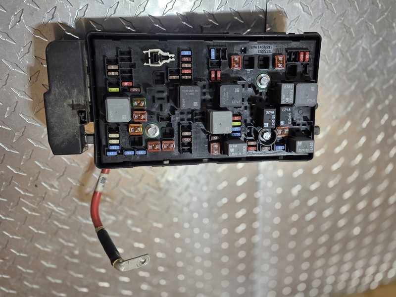 13 Chevrolet Malubu Engine Fuse Box 2.5l (vin A 8th Digit Opt LCV Federal NT7