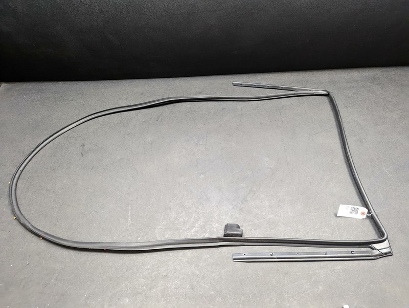 Rear Left Door Weatherstrip 2019 Nissan Pathfinder 82831-3KA0D 2016 2017 2018