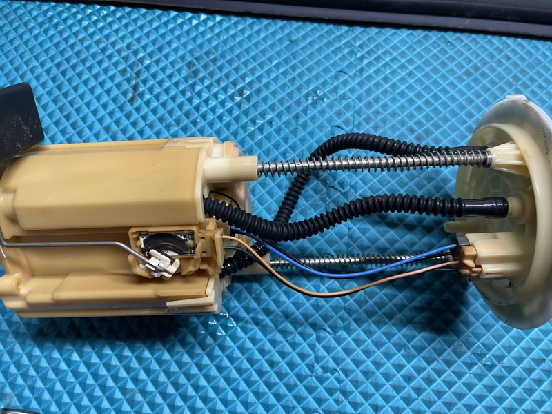 03-09 Toyota 4 runner 4runner Fuel Pump Assembly Oem