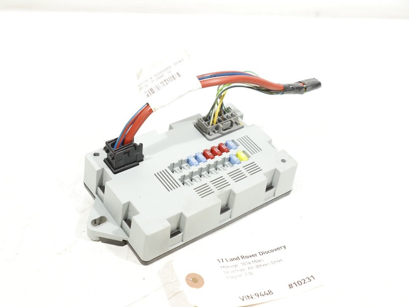 15-19 Land Rover Discovery Sport Rear Trunk Fuse Relay Junction Box Module OEM