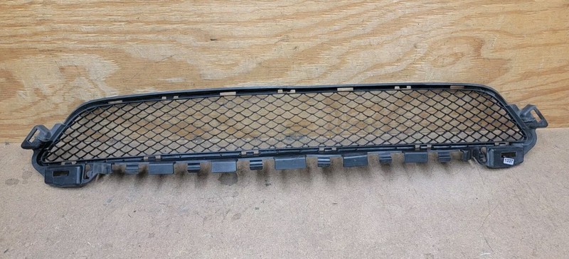 2015- 2018 Mercedes C Class C300 W205 OEM Front Bumper Lower GRILLE A2058850423*