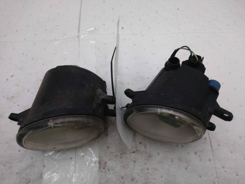 2010 Toyota Matrix Right Fog Light Assembly Grey OEM 35916 - 161K Miles