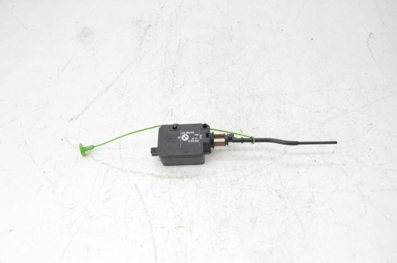 1999-2001 BMW 328i E46 SEDAN Fuel Door Release Actuator
