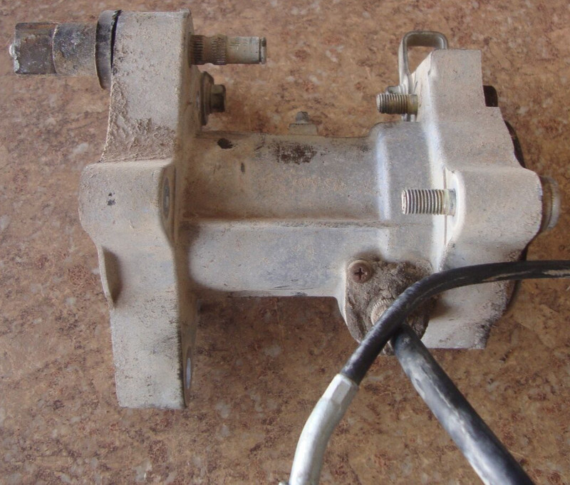 85 Suzuki Quadrunner LT250E LT250 LT Rear Axle Bearing Carrier Brake Housing N10