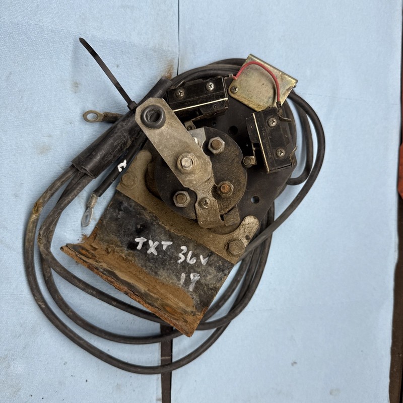 1990’s - 2000’s EZGO Txt 36v Electric GOLF CART forward reverse switch # 18