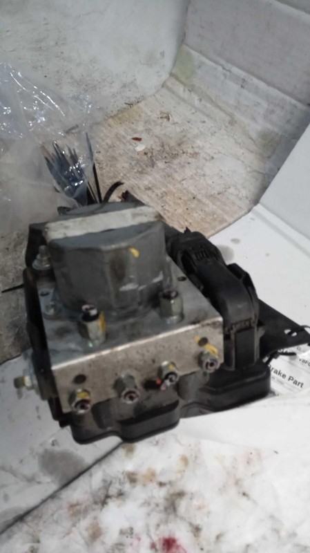 2015 Nissan Rogue ABS Pump & Motor Assembly OEM 476604BF0A 95000 Miles