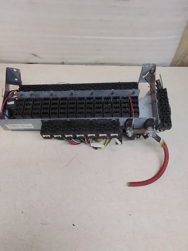 Freightliner A-6576 Fuse Block 288543