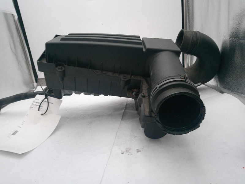 2015 Volkswagen Jetta Air Cleaner Assembly OEM 5C0129601E Used 155K Miles