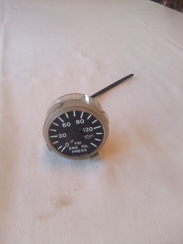 Mack 70MT28M Engine Oil Pressure Gauge