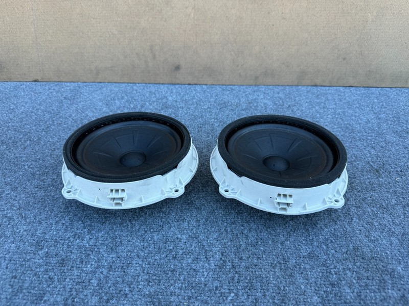KIA STINGER 2018-2023 OEM REAR LEFT AND RIGHT DOOR SPEAKERS ASSEMBLY (PAIR)