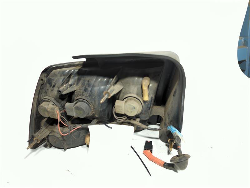 2002 Ford Mustang RH Tail Light Assembly Red OEM 190911 70K Miles