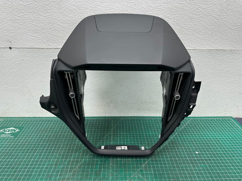 22-24 Subaru WRX DASHBOARD CENTER DISPLAY TRIM BEZEL W/ AIR VENT GRILLE SET OEM