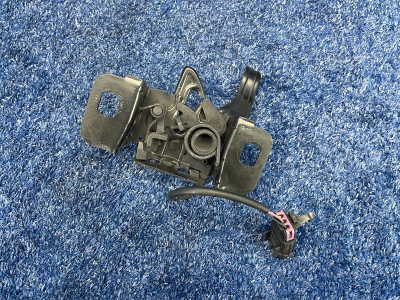 2016-2019 Buick Cascada Hood Latch Lock w/ Sensor OEM 39066717 84169355