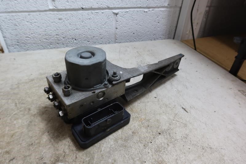 2014-2016 Chevy Corvette C7 OEM ABS Anti Lock Brake Pump Module 23212317