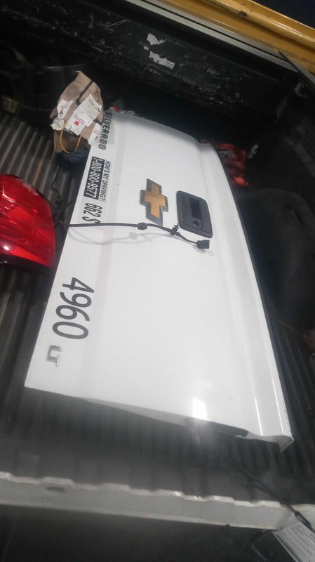 2016 Chevrolet Silverado 1500 Tailgate White OEM 22803702 6 Month Warranty