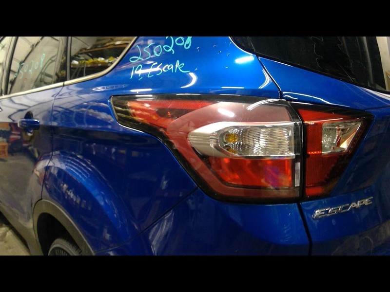 Driver Tail Light Quarter Panel Mounted Bright Red Lens Fits 19 ESCAPE 1608923