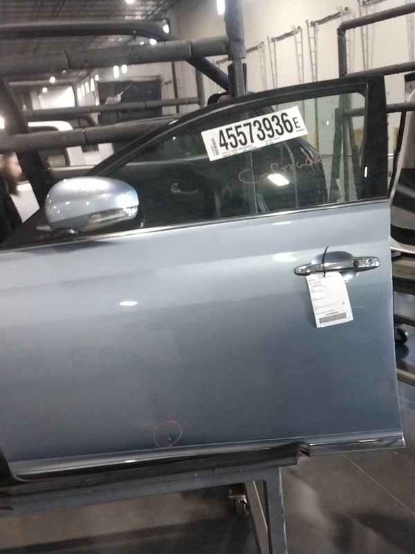 2012 Toyota Avalon Front Left Door Blue 612474 Used, Scratches, 4DR Sedan
