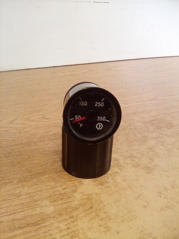 International 4061135C2 Oil Temperature Gauge