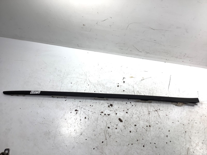 05-010 Honda Odyssey Right Window Molding Black OEM