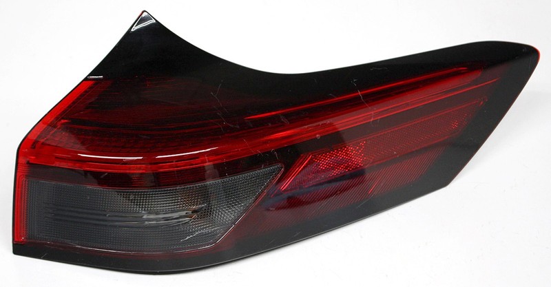 OEM Right Passenger Side LED Tail Lamp For Nissan Rogue 26550-6RR0B Lens Crack