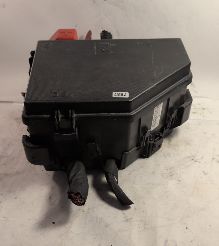 2012 CHEVROLET TRAVERSE Fuse Box Engine Without Tow Package OEM