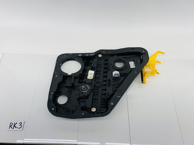 19-20 HYUNDAI ELANTRA REAR RIGHT SIDE DOOR WINDOW REGULATOR & CARRIER OEM