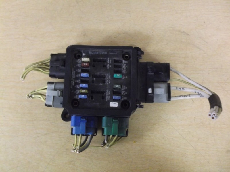 Bussman 31002-7 Fuse Power Distribution Block *FREE SHIPPING*