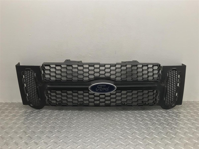 01-05 FORD EXPLORER GRILLE SPORT TRAC OEM 104-01703
