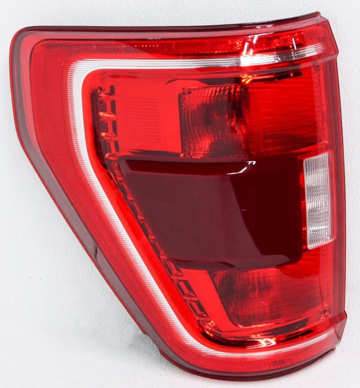 OEM Ford F150 Left Driver Side Halogen Tail Lamp ML3Z-13405-C Lens Chip