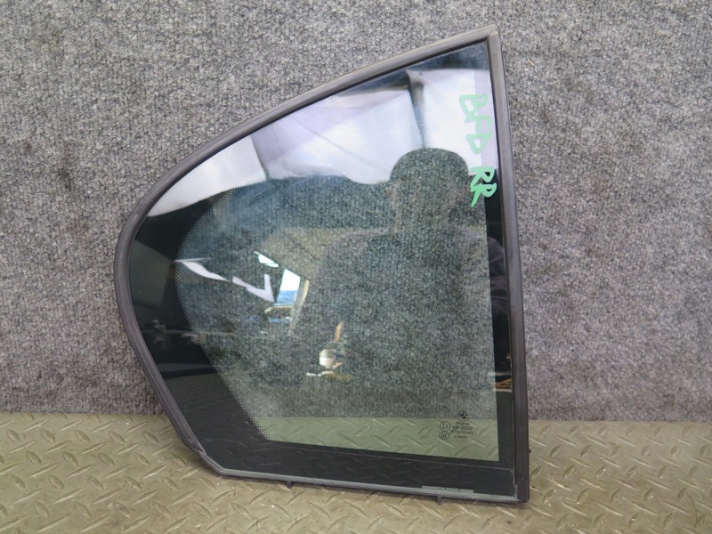 2006-2010 BMW E60 M5 530i REAR RIGHT DOOR QUARTER FIXED GLASS WINDOW