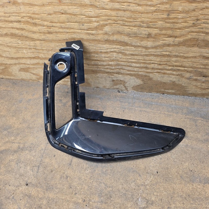 2023 2024 2025 BMW 3 SEDAN 330i 330e M340i FOG LAMP COVER RIGHT 51118085468 OEM