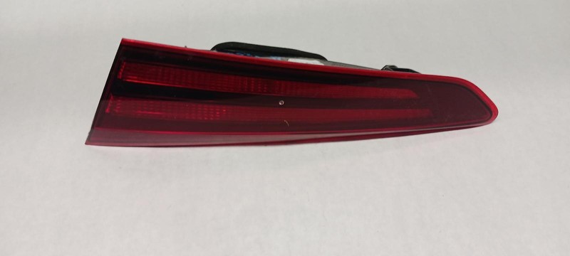 2019 HYUNDAI ELANTRA passenger Taillight (lid mounted) Incandescent OEM 19