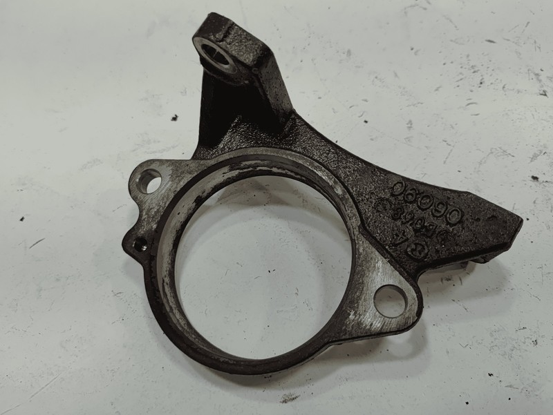 2018-2024 TOYOTA CAMRY FWD 2.5L FRONT PASSENGER AXLE SHAFT BEARING SUPPORT OEM