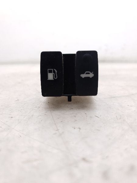2010 LEXUS IS350 3.5L GAS DOOR / TRUNK LID RELEASE SWITCH