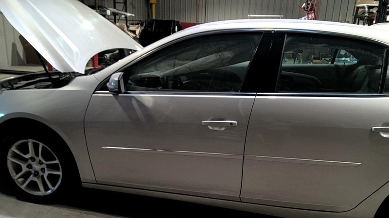 Driver Front Door With Center Moulding Pkg Adhesive Fits 13-14 MALIBU 3640580