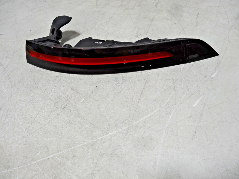 2024-2026 Hyundai Kona OEM Right Rear Outer Tail Light/Lamp Assembly 92402
