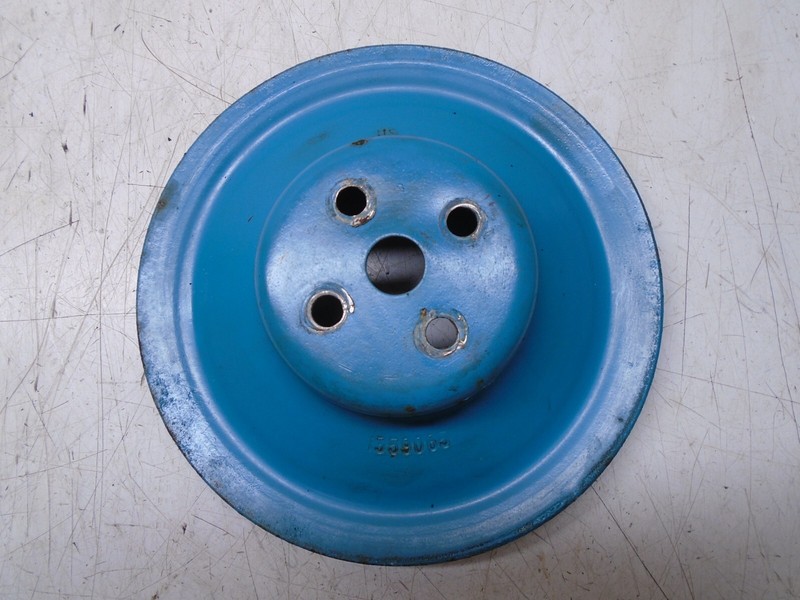 Y2 OMC Cobra Water Pump Pulley V6 0379760 379760 359065