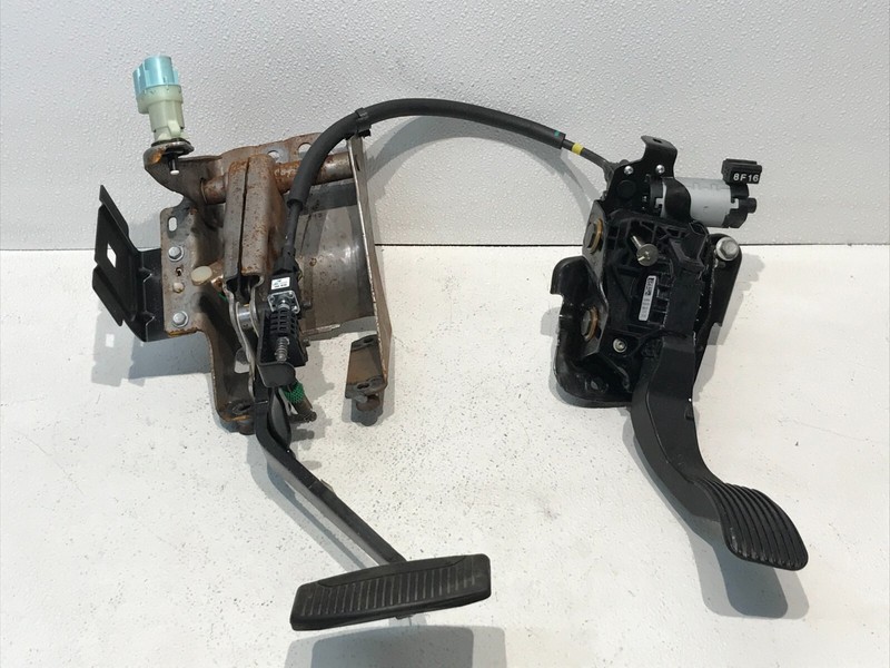 17-20 FORD F250 F350 ACCELERATION THROTTLE GAS PEDAL W/ BRAKE PEDAL OEM