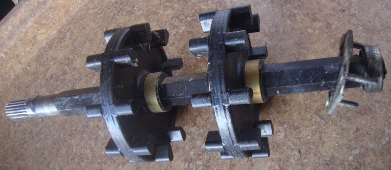 Snowmobile Skidoo Bombardier 670 Snow Mobile Axle Drive Shaft Rollers Track J11
