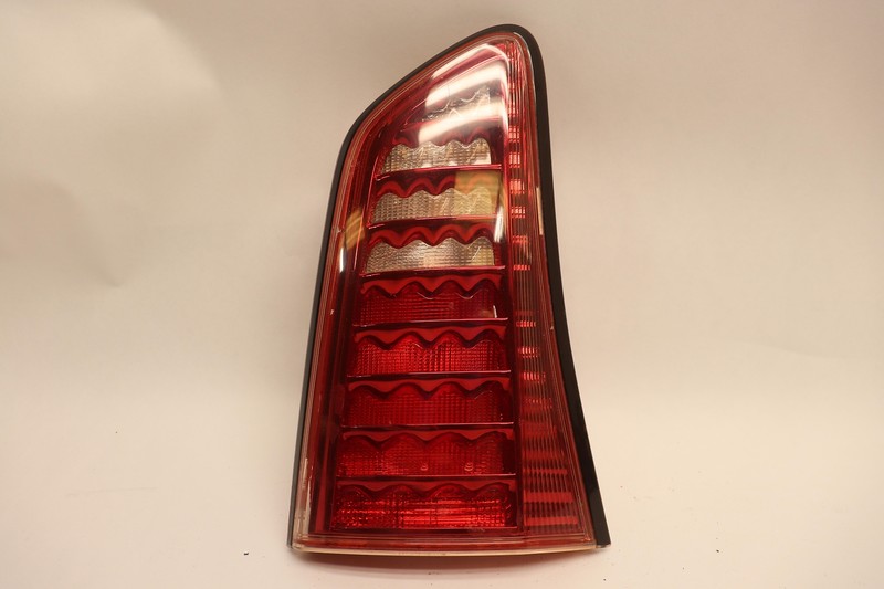 2011-2017 INFINITI QX56 REAR LEFT DRIVER SIDE LIFTGATE TAILLIGHT LAMP OEM