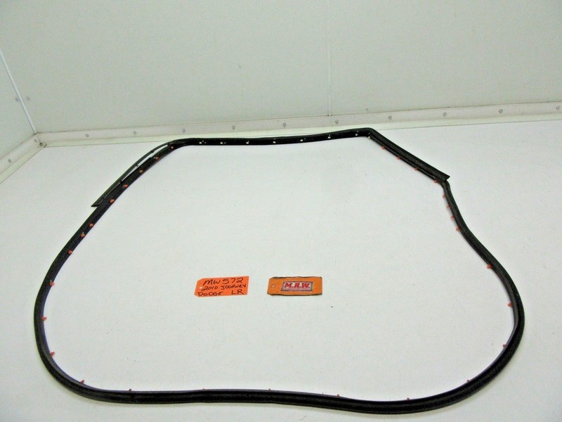 LEFT REAR DOOR RUBBER SEAL CLIPS TO DOOR PANEL SHELL L LH LR WEATHER STRIP