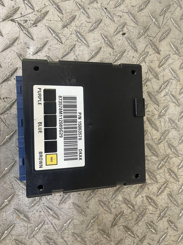 2001 Chevy Silverado BCM Body Control Module OEM 15063578