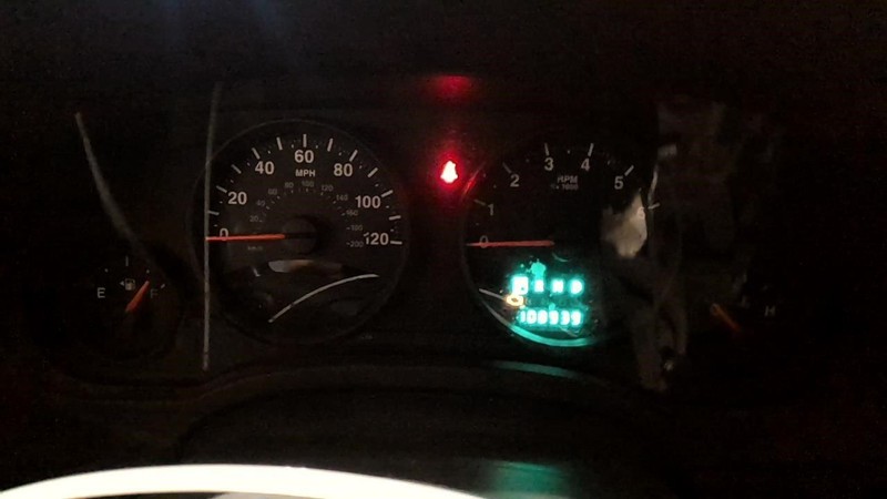 2011-2013 Jeep Patriot Speedometer Instrument Cluster 2.4L 120 MPH