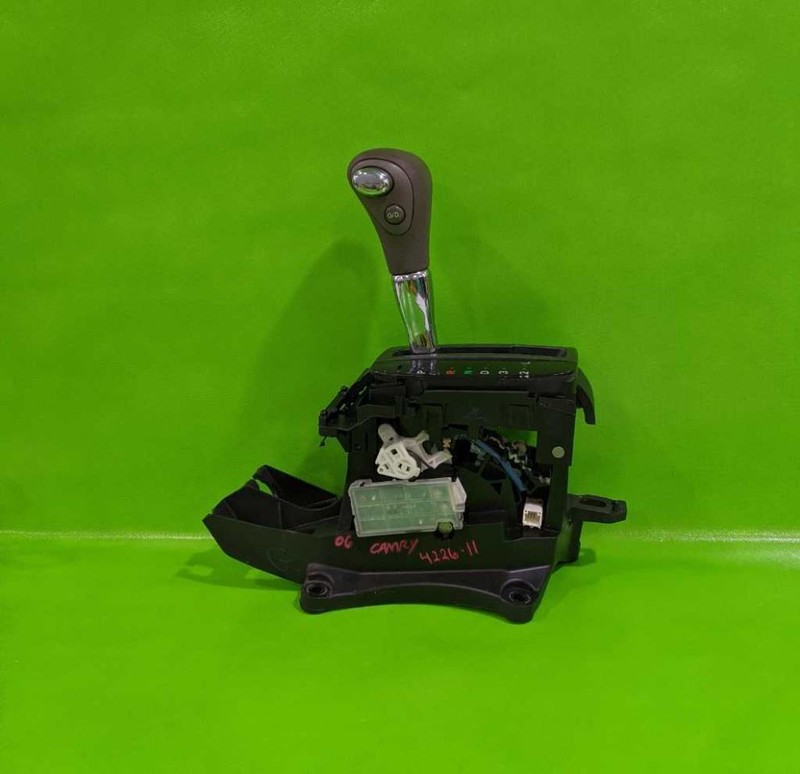 02-06 CAMRY AT TRANSMISSION GEAR SHIFT SHIFTER ASSEMBLY OEM 4226-11