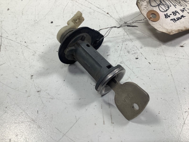 86-89 Acura Integra Rear Gate Trunk Tailgate Key Cylinder 83303-SD2-003 OEM