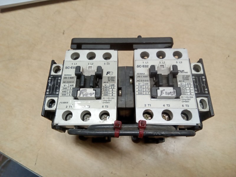 Lot Of 2 Fuji SC-E02 W/ Lot Of 2 SZ-AS1/T Contactor