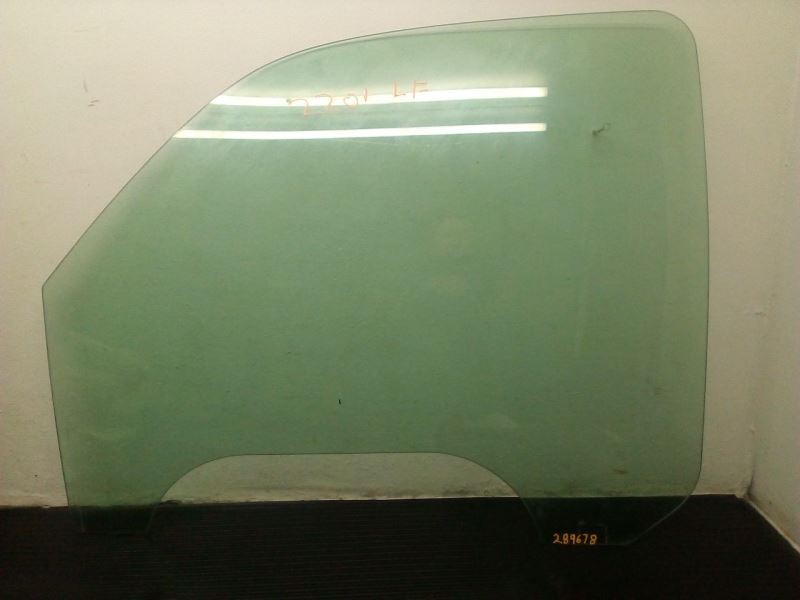 1999-2007 GMC Sierra Front Left Driver Door Glass Window OEM 15891714