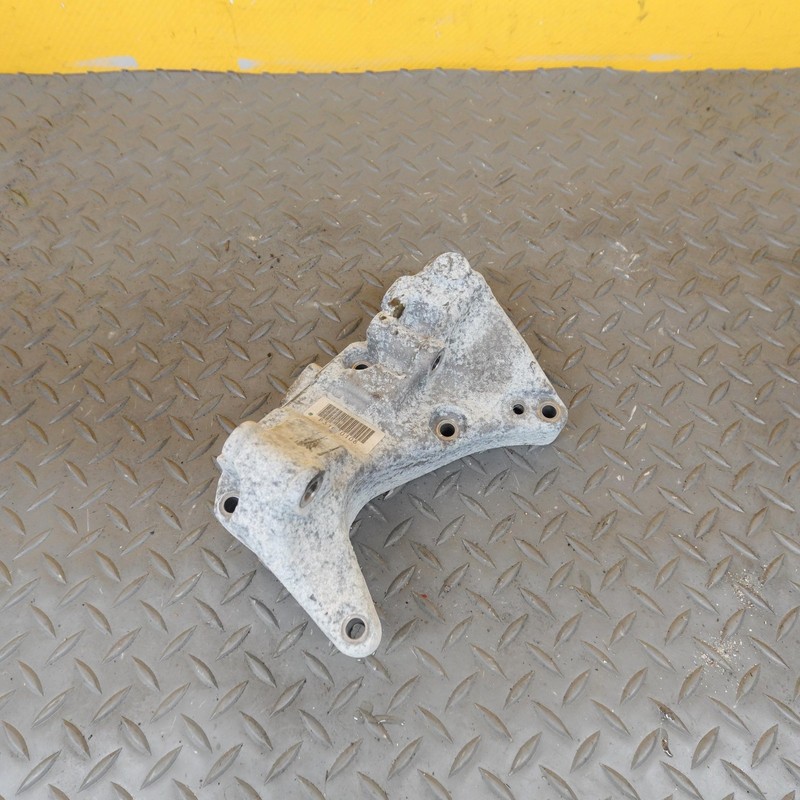 2019-2022 VOLVO XC40 ENGINE REAR UPPER MOTOR MOUNT OEM 31670108